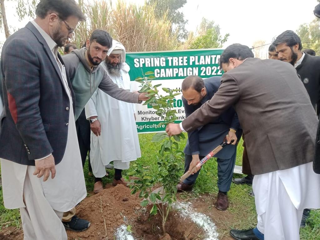 Director-General M&E Visited Dairy Farms